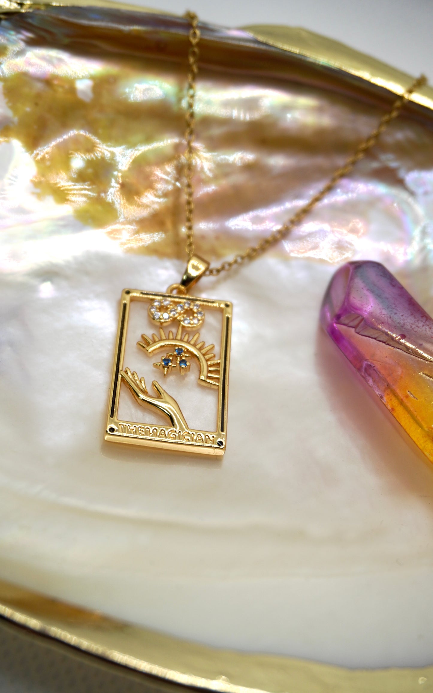 THE MAGICIAN - WHITE