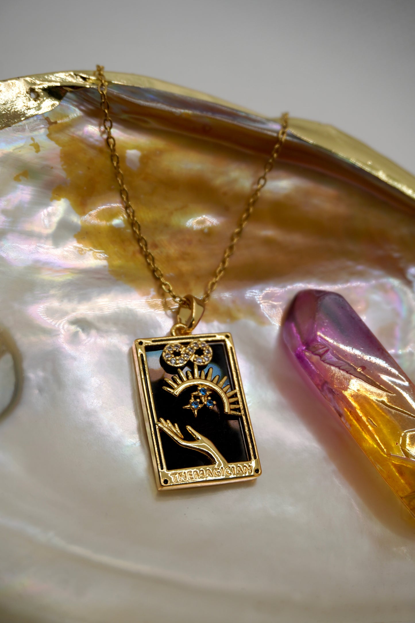 THE MAGICIAN - BLACK